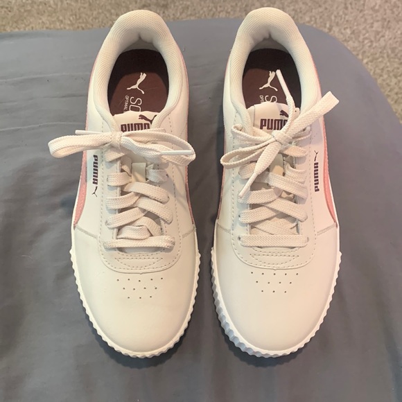 Cream pumas with pink stripe - US women’s 7 - worn once, in great condition - Picture 2 of 8